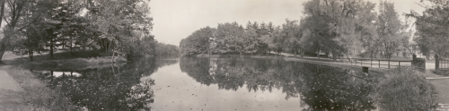 Panoramic view of Vassar Lake from 1912, with Raymond Avenue on the right 