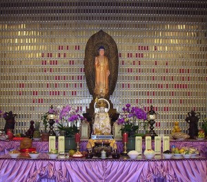 1c. Amitabha Altar, 2005, photo: Wikimedia Commons. 