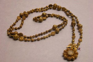 27c. Rosary, Philippines, 17th–19th century; gold; L: 17 1/2 in.; The Metropolitan Museum of Art, Gift of J. Pierpont Morgan, 1912, 12.176.6, photo: www.metmuseum.org.