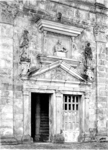 Portal, Cour Ovale