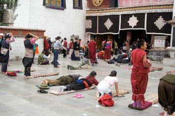 Pilgrims Prostrating at the Jokhang