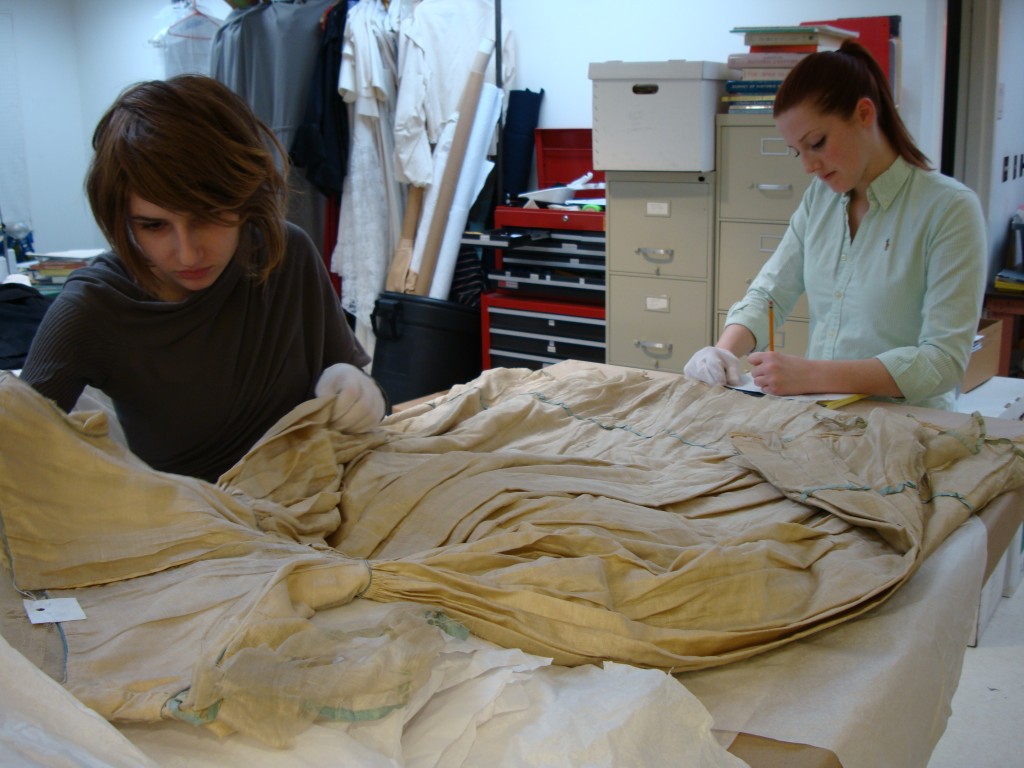 » Presentation Historic Costume Preservation Workshop