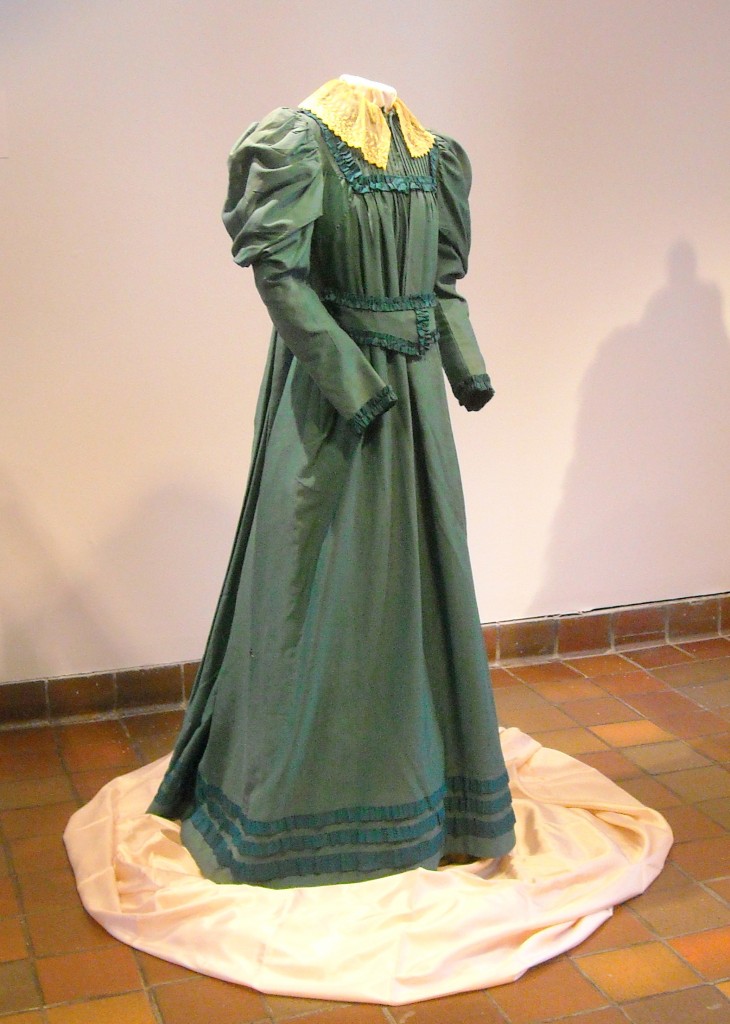 Draping Project – Challenges Of Historic Garments – Vassar College 